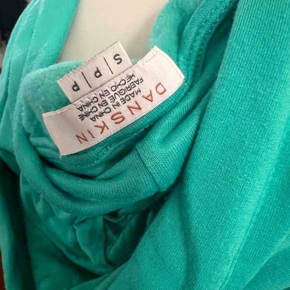 NWT Danskin green breeze soft hooded sweatshirt - Picture 3 of 4